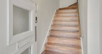 Berwyn Apartment Rental ~ 11 Mi to Chicago!