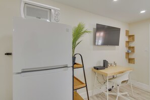 Apartment (1 Bedroom) | Interior - Nifty Miami Apartment ~ 5 Mi to Downtown! (Miami)