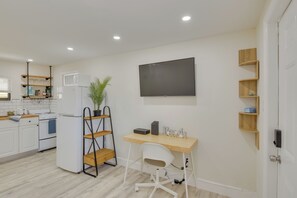 Apartment (1 Bedroom) | Interior - Nifty Miami Apartment ~ 5 Mi to Downtown! (Miami)