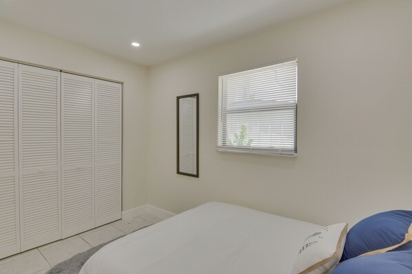 Apartment (1 Bedroom) | Interior