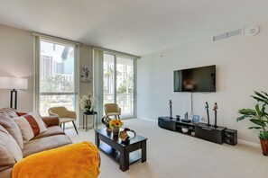 Interior - Miami Vacation Rental w/ Balcony, Pool & Hot Tub! (Miami)