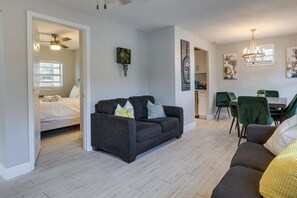 TV - Tampa Home w/ Patio - 1 Mi to Busch Gardens! (Tampa)