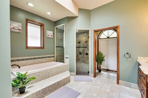 Interior - 2 Mi to Busch Gardens: Retreat in Scenic Community (Tampa)