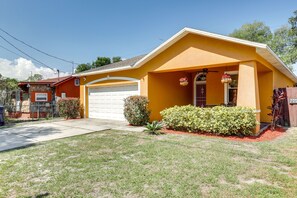 Exterior - Pet-friendly Tampa Retreat w/ Kayak, Near Beaches! (Tampa)
