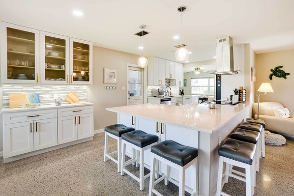 微波爐、烤箱、爐台、洗碗機