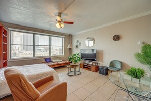 Apartment (0 Bedroom) | Interior - Downtown Jacksonville Studio w/ City Views! (Jacksonville)