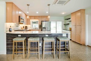 單棟房屋 (2 Bedrooms) | 私人廚房 | 微波爐、焗爐、爐具、洗碗機