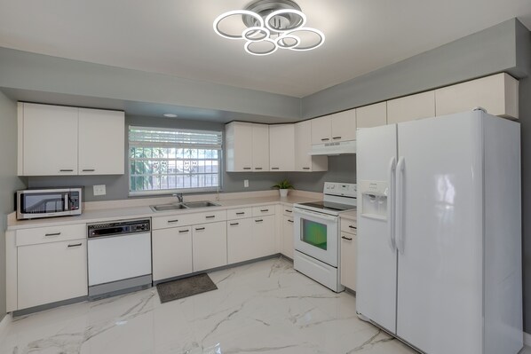 Interior - Spacious Tampa Vacation Rental ~ 7 Mi to Beach! (Tampa)