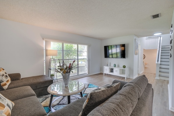 House (5 Bedrooms) | Interior