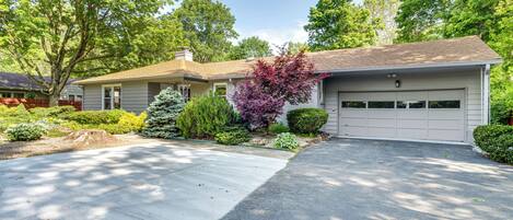 Rumah (3 Bedrooms) | Bagian depan properti