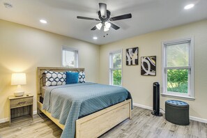 Interior - Tropical Tampa Home: Pets Welcome! (Tampa)