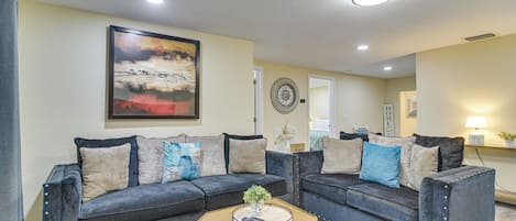 House (4 Bedrooms) | Front of property