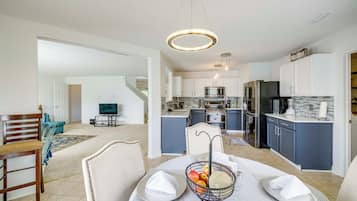 House (4 Bedrooms) | Interior