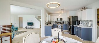 Camby Home w/ 3 Living Areas & Community Pool!