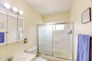 Bathroom - Minimalistic Las Vegas Home ~ 2 Mi to Strip! (Las Vegas)