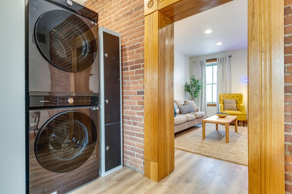 Interior - Charming Condo ~ 4 Mi From Indianapolis Zoo (Indianapolis)