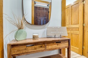 Interior - Charming Condo ~ 4 Mi From Indianapolis Zoo (Indianapolis)