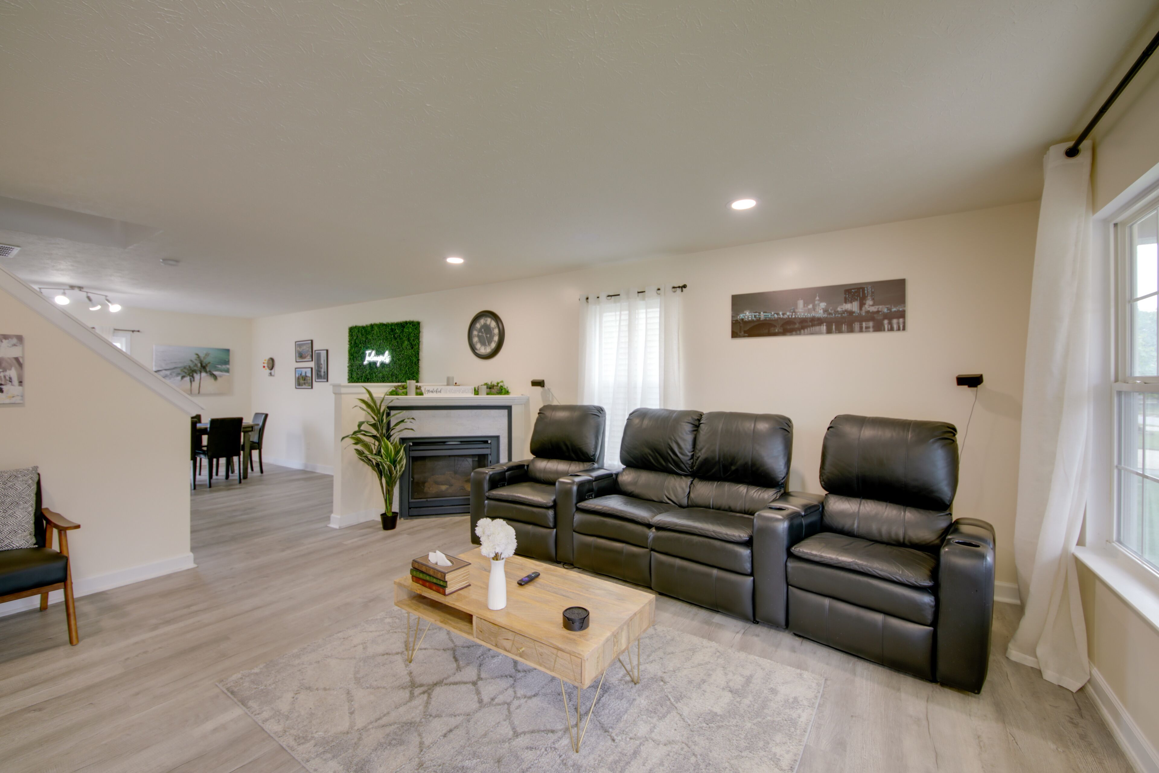 TV, fireplace, ping pong