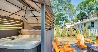 Pet-friendly Minneapolis Home ~ 8 Mi to Downtown!