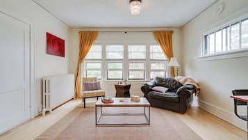 Apartment (1 Bedroom) | Interior