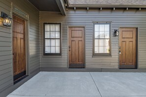 Exterior detail - Modern Indianapolis Condo Near Monument Circle! (Indianapolis)