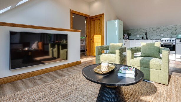 Unclassified image, 1 of 24, button - Modern Indianapolis Condo Near Monument Circle! (Indianapolis)
