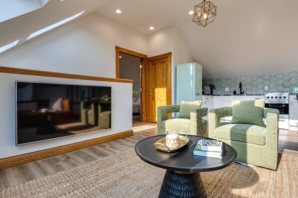 Living area - Modern Indianapolis Condo Near Monument Circle! (Indianapolis)