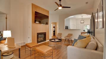 House (3 Bedrooms) | Front of property