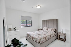 2 bedrooms, travel crib, free WiFi, bed sheets