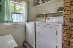 Interior - 2 Mi to World Cup Action! Convenient ATL Home Base (Atlanta)