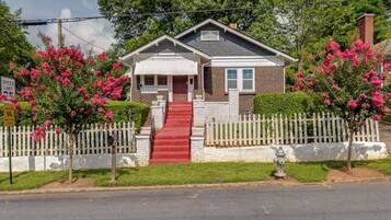 House (3 Bedrooms) | Front of property