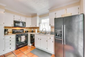 House (2 Bedrooms) | Interior