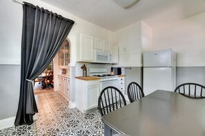 House (2 Bedrooms) | Interior - Atlanta Home w/ Deck: 6 Mi to Downtown! (Atlanta)