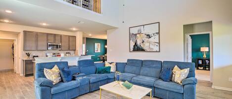 House (5 Bedrooms) | Interior