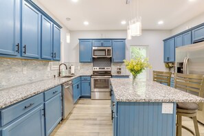 House (4 Bedrooms) | Interior