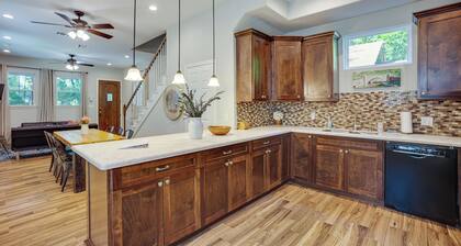 Pet-friendly Tomball Home: Walk to Main Street!