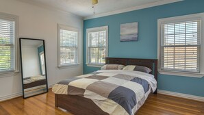 Hus (2 Bedrooms) | 2 soverom, strykejern/-brett og sengetøy