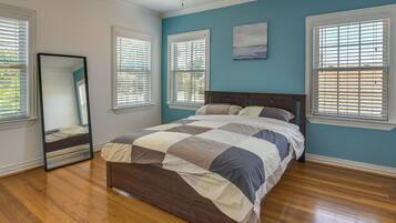 House (2 Bedrooms) | 2 bedrooms, iron/ironing board, bed sheets