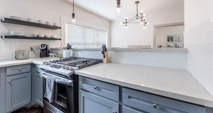 '1930s East End Home' ~ 3 Mi to Downtown Houston!