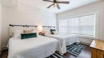 House (3 Bedrooms) | 3 bedrooms, bed sheets