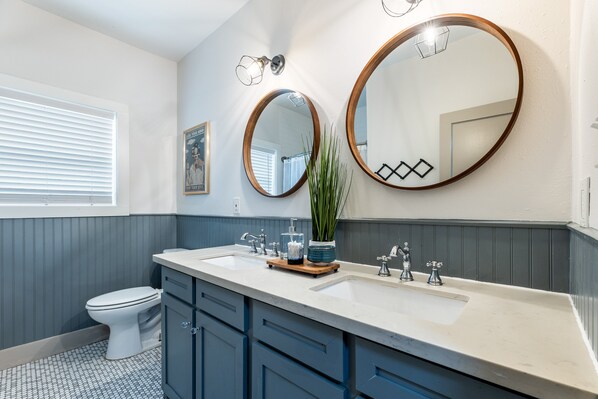 House (3 Bedrooms) | Bathroom