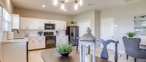 House (3 Bedrooms) | Interior