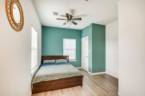 Casa (2 Bedrooms) | 2 habitaciones, tabla de planchar con plancha y ropa de cama 