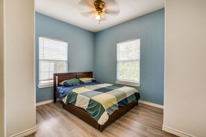 House (2 Bedrooms)
