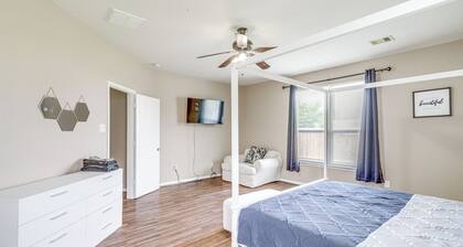 Spacious Houston Home w/ Pool Access, Fenced Yard!