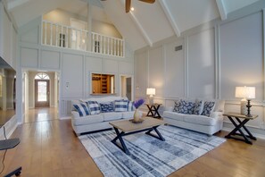House (6 Bedrooms) | Living area | TV, fireplace
