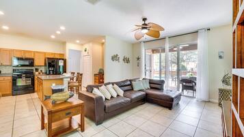 House (4 Bedrooms) | Interior