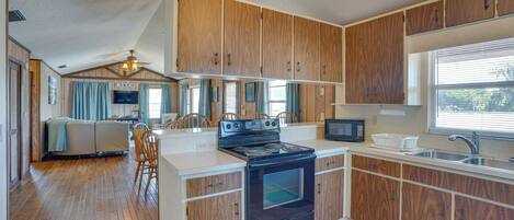 House (2 Bedrooms) | Interior