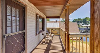 Hot Tub + Dock Access: Lake Hatchineha Getaway!