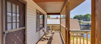Hot Tub + Dock Access: Lake Hatchineha Getaway!